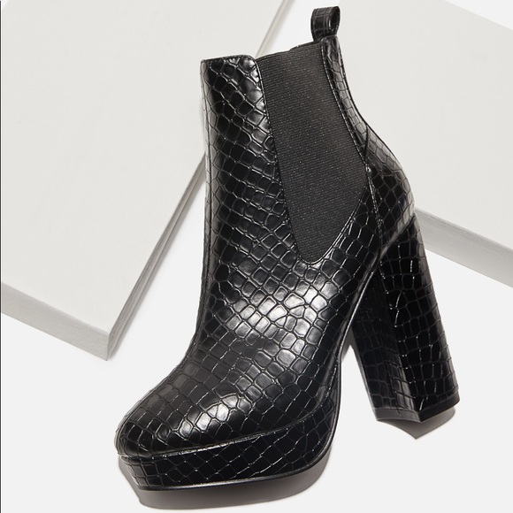 Shoedazzle Heeled Cleora chunky Platform heeled Booties Snakeskin size 8.5 - Picture 1 of 10